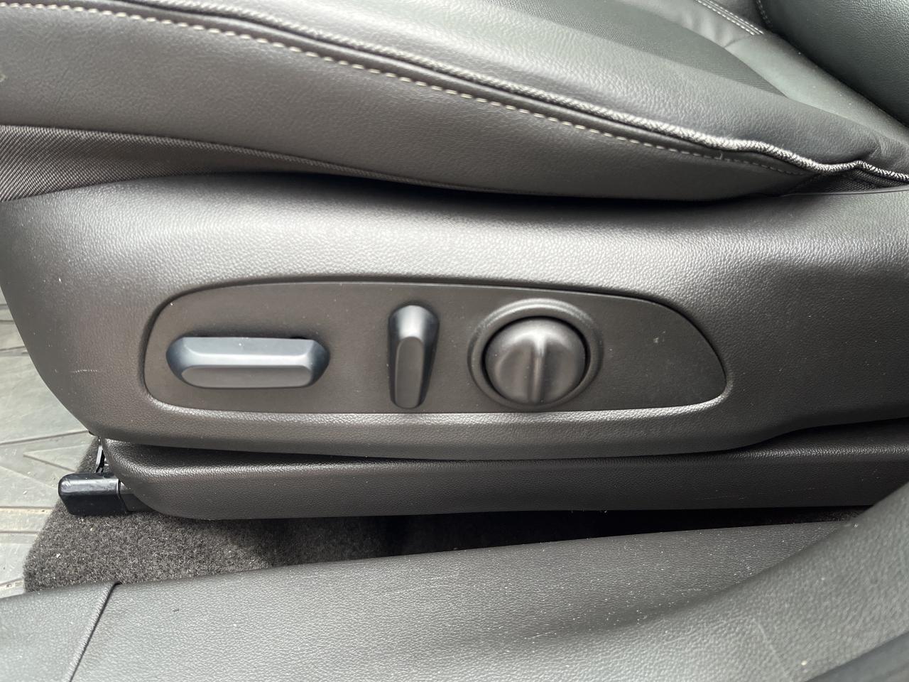 2024 Buick Encore GX Sport Touring AWD *SUNROOF *LTHR *CLEAN CARFAX Photo