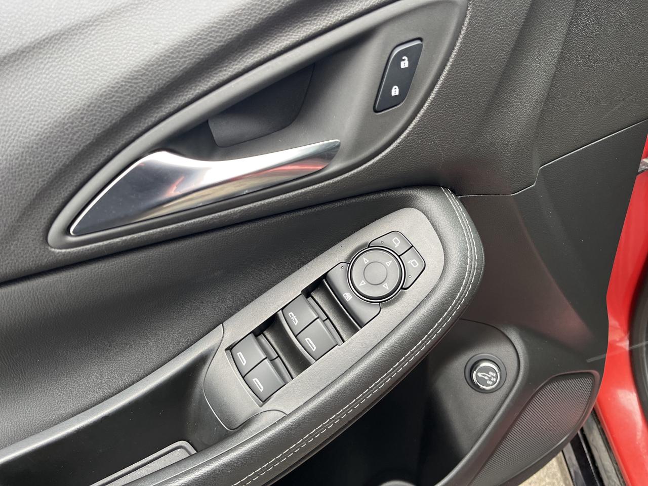 2024 Buick Encore GX Sport Touring AWD *SUNROOF *LTHR *CLEAN CARFAX Photo