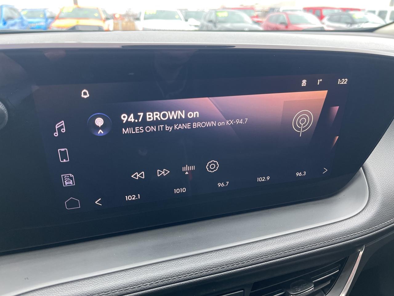 2024 Buick Encore GX Sport Touring AWD *SUNROOF *LTHR *CLEAN CARFAX Photo