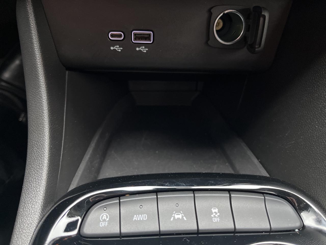 2024 Buick Encore GX Sport Touring AWD *SUNROOF *LTHR *CLEAN CARFAX Photo