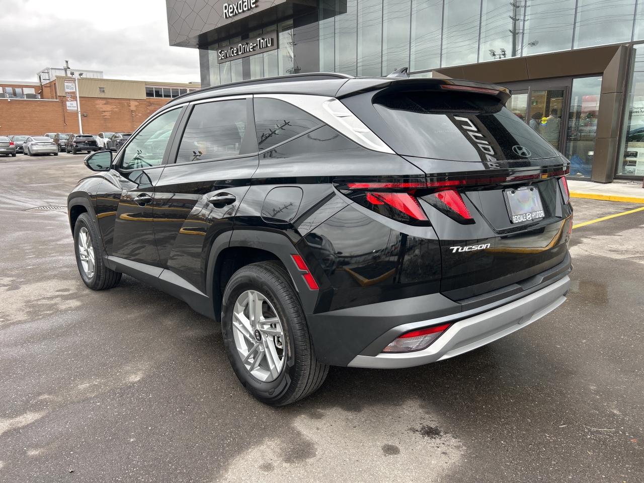 2025 Hyundai Tucson Preferred AWD   Starting from 4.49% OAC Photo