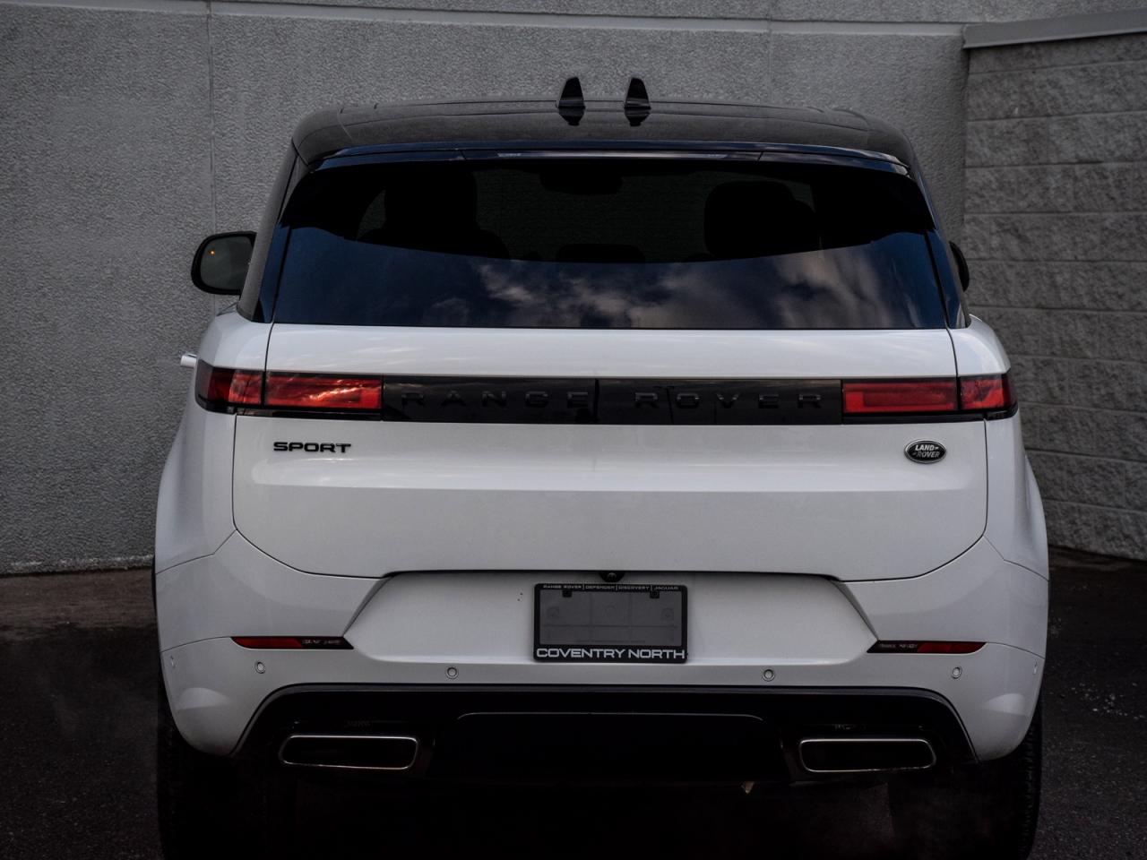 2023 Land Rover Range Rover Sport ULTRA LOW KM's WHITE ON WHITE MERIDIAN SOUND Photo