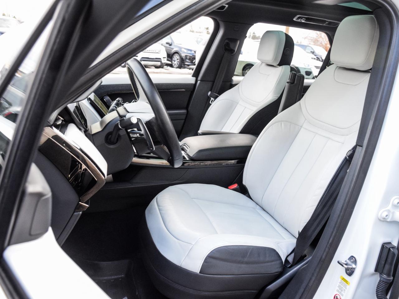 2023 Land Rover Range Rover Sport ULTRA LOW KM's WHITE ON WHITE MERIDIAN SOUND Photo