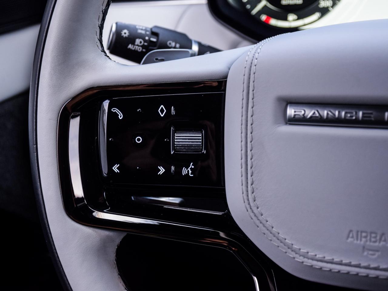 2023 Land Rover Range Rover Sport ULTRA LOW KM's WHITE ON WHITE MERIDIAN SOUND Photo