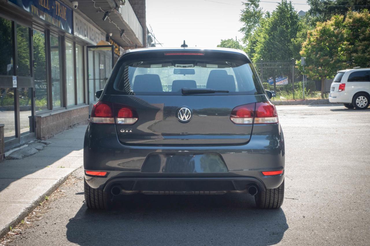 2011 Volkswagen GTI 2.0T Photo