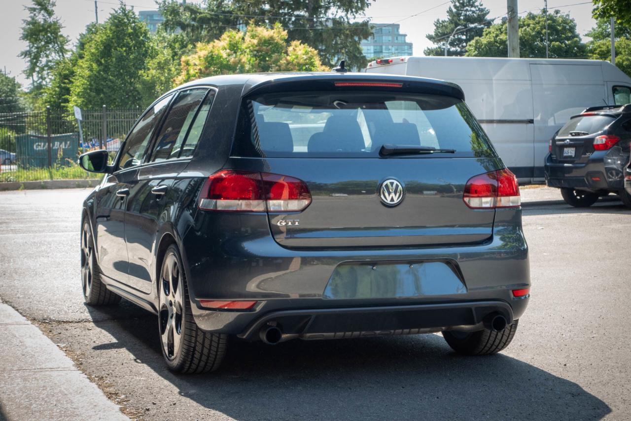 2011 Volkswagen GTI 2.0T Photo