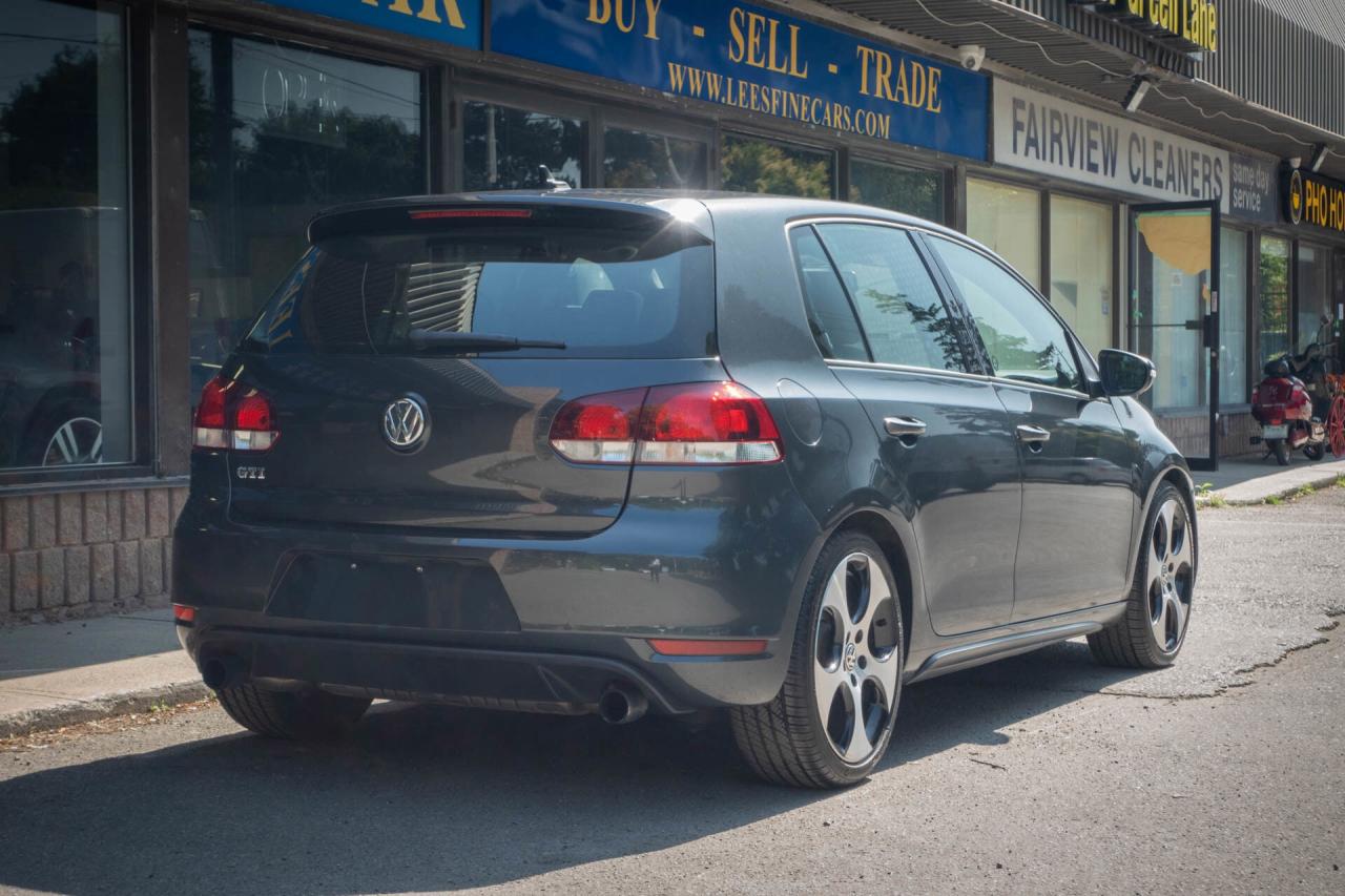 2011 Volkswagen GTI 2.0T Photo
