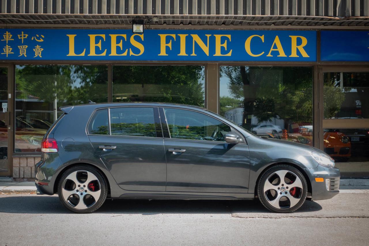 2011 Volkswagen GTI 2.0T Photo