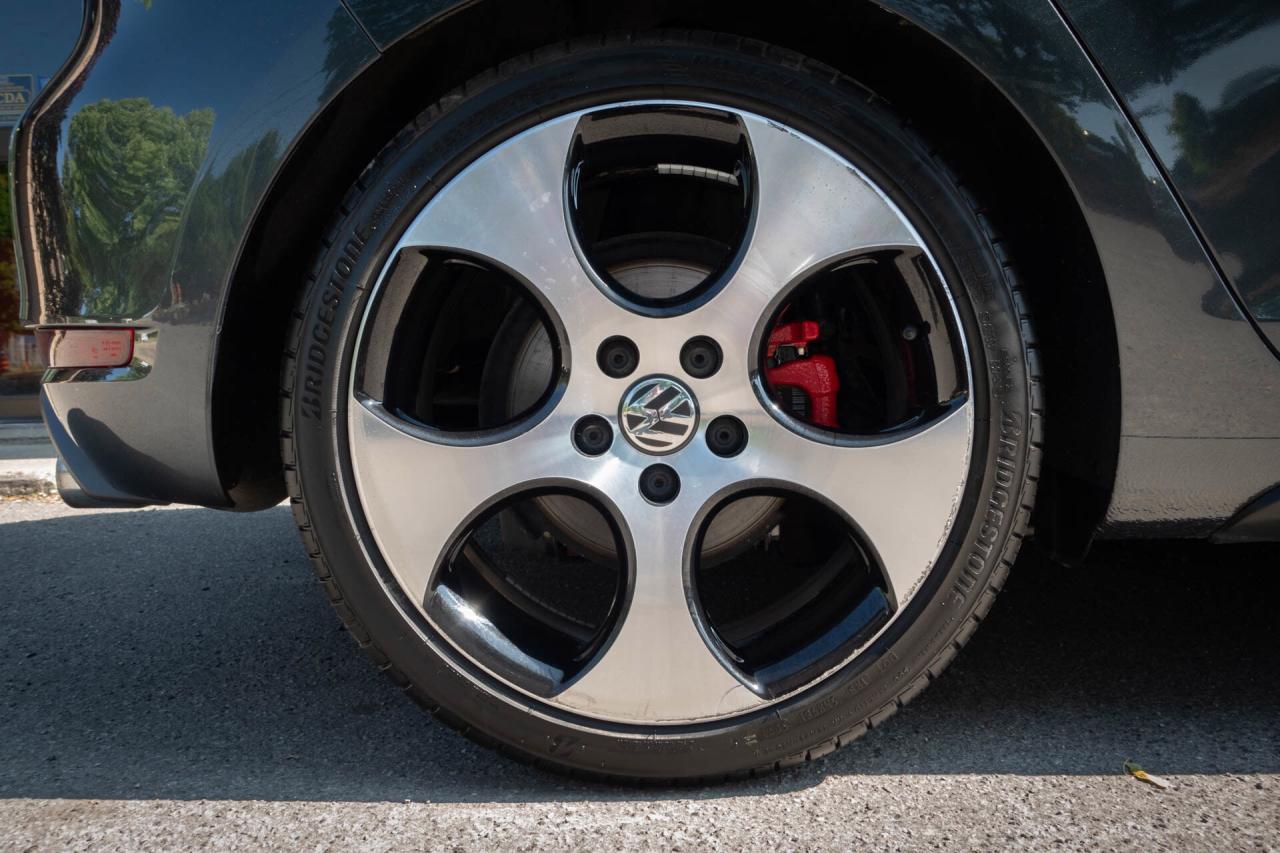 2011 Volkswagen GTI 2.0T Photo