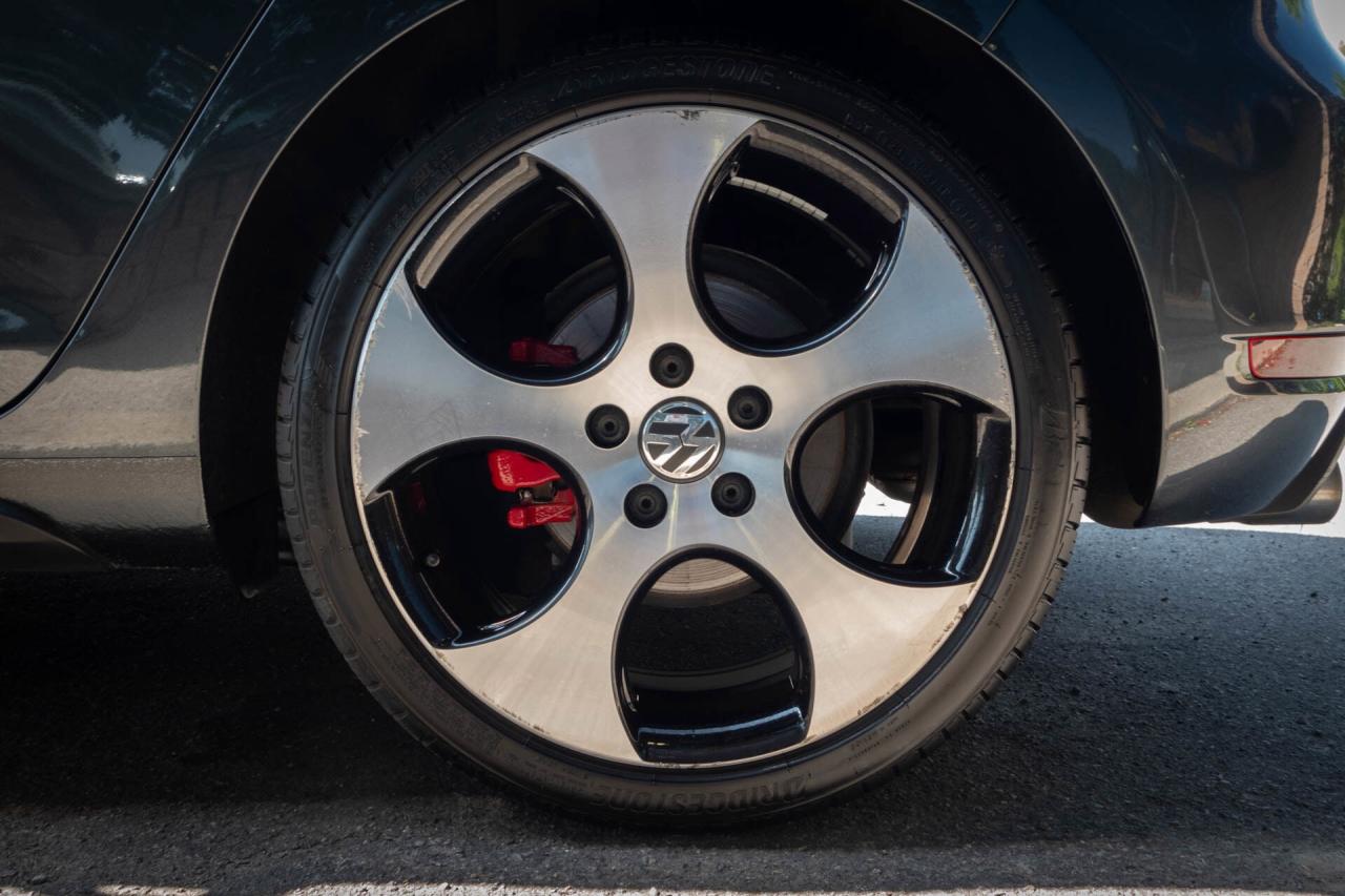 2011 Volkswagen GTI 2.0T Photo