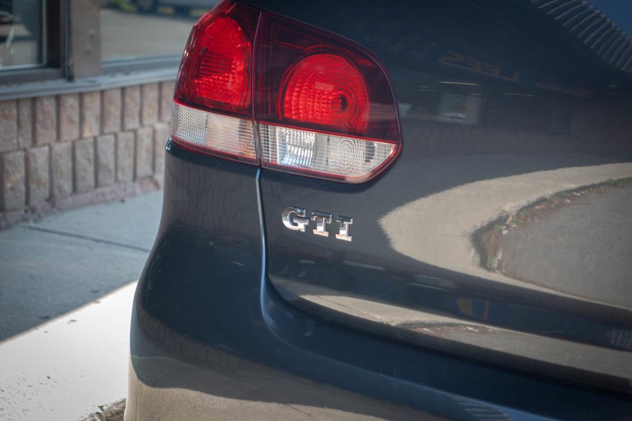 2011 Volkswagen GTI 2.0T Photo