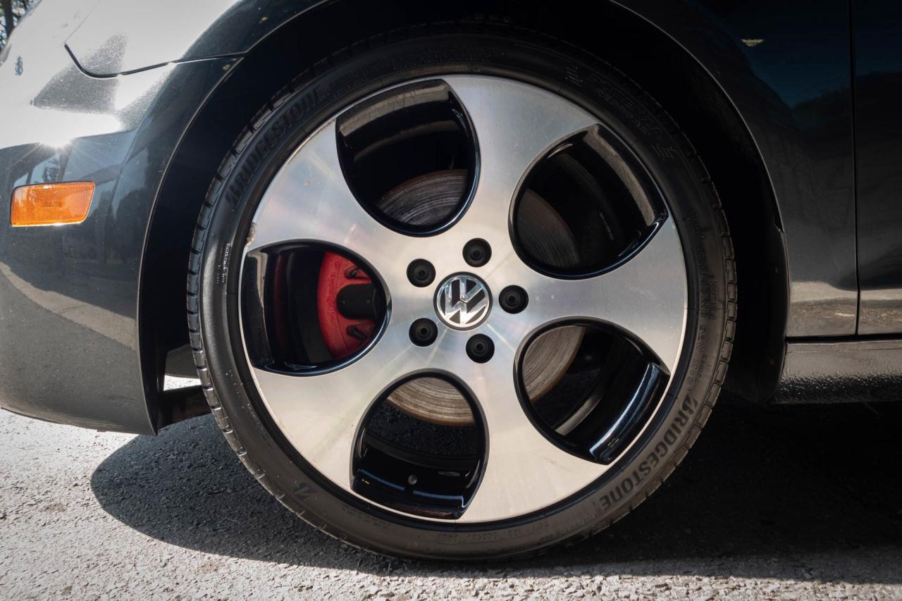 2011 Volkswagen GTI 2.0T Photo