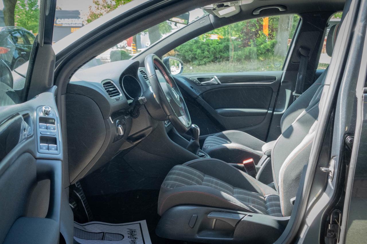 2011 Volkswagen GTI 2.0T Photo