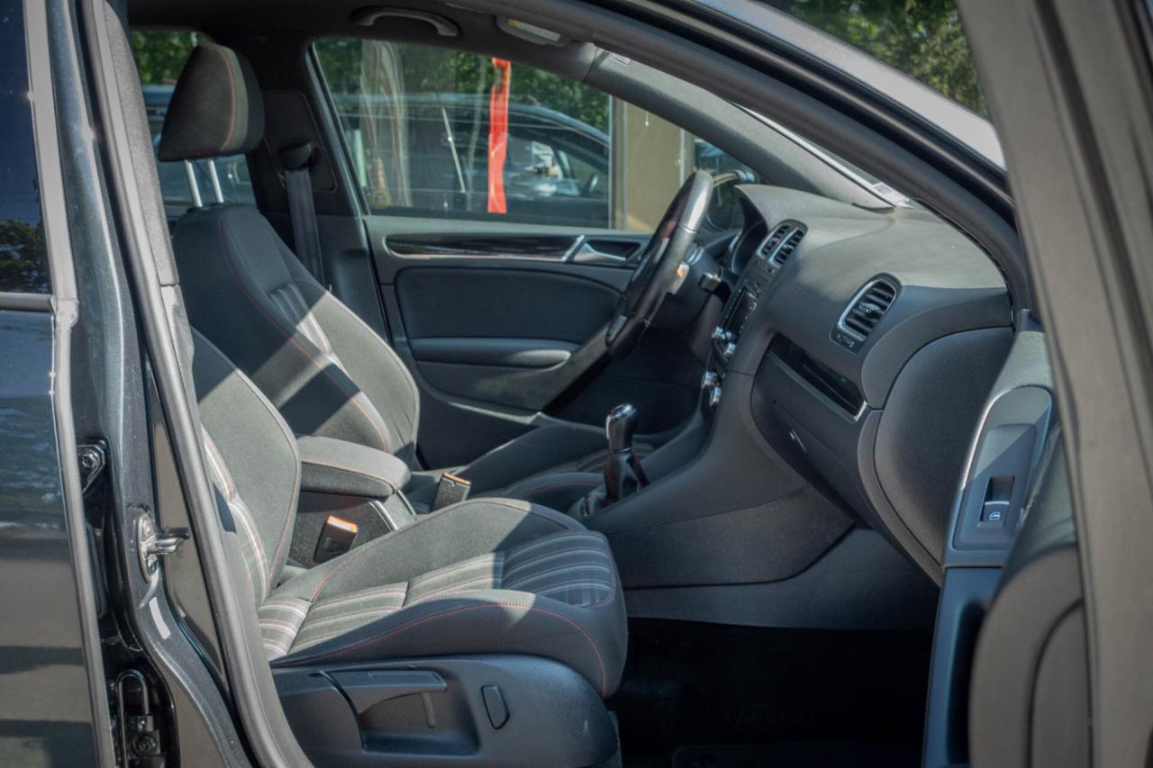 2011 Volkswagen GTI 2.0T Photo