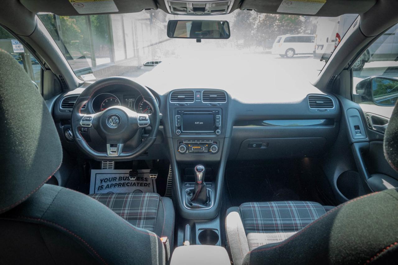 2011 Volkswagen GTI 2.0T Photo