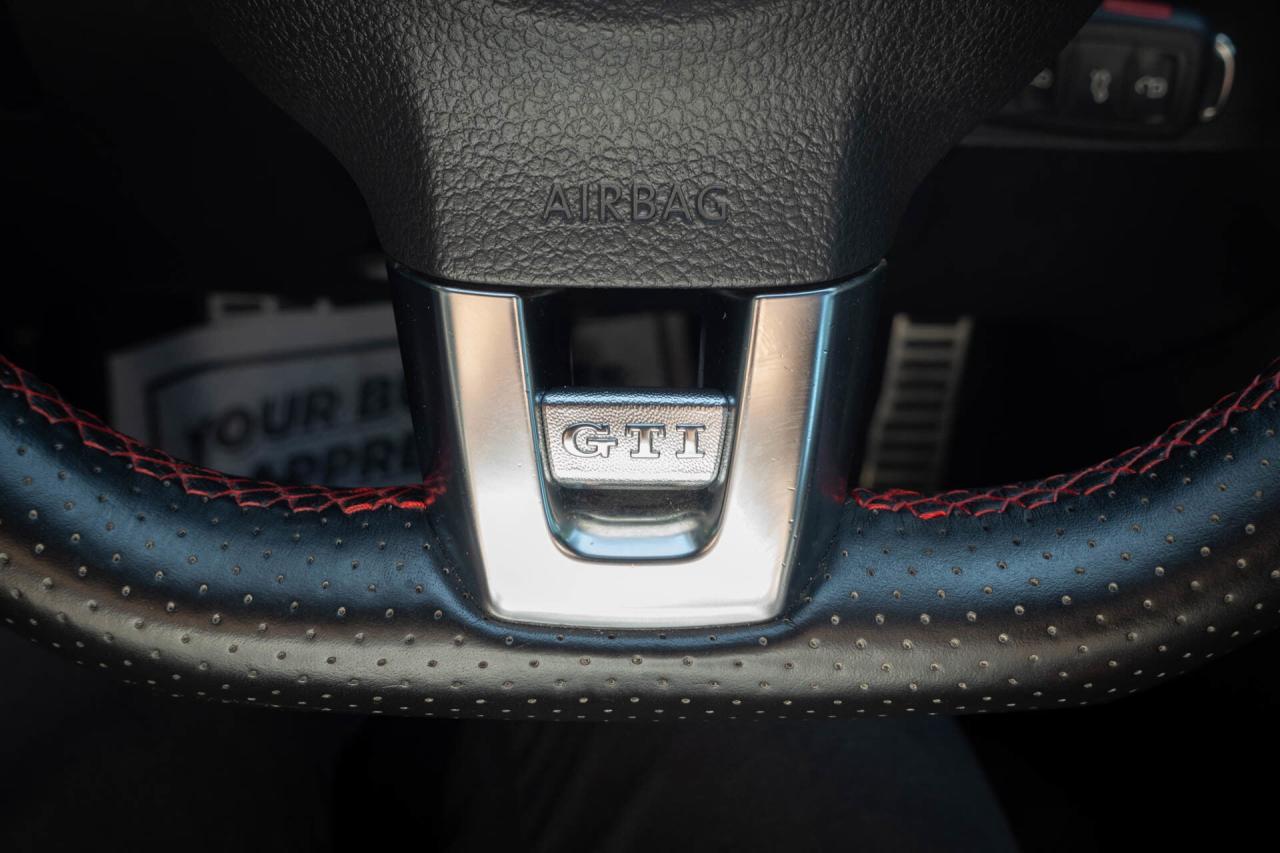 2011 Volkswagen GTI 2.0T Photo