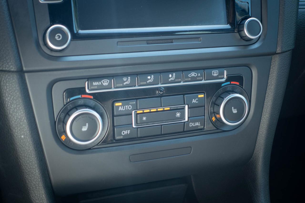 2011 Volkswagen GTI 2.0T Photo