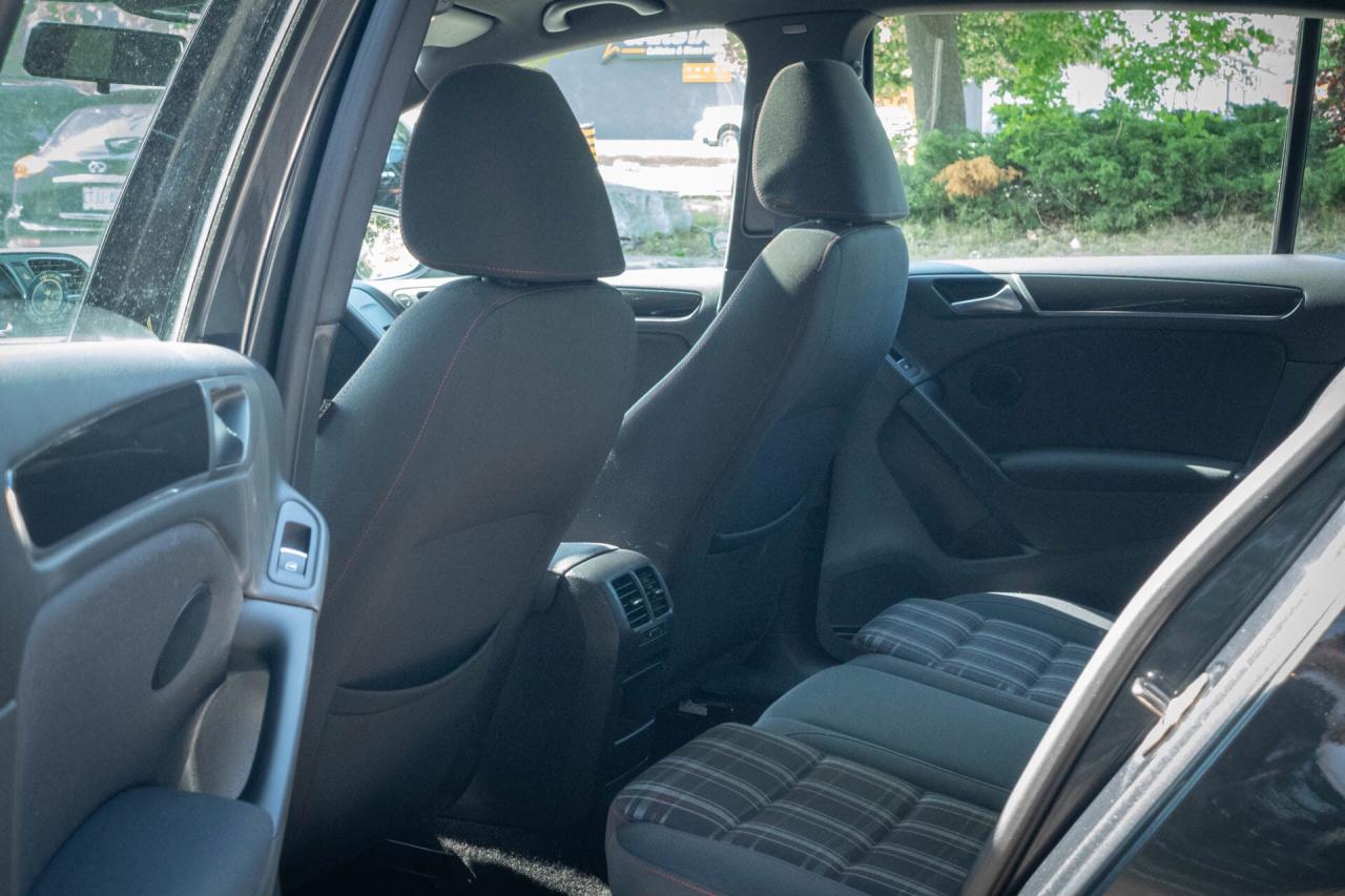 2011 Volkswagen GTI 2.0T Photo