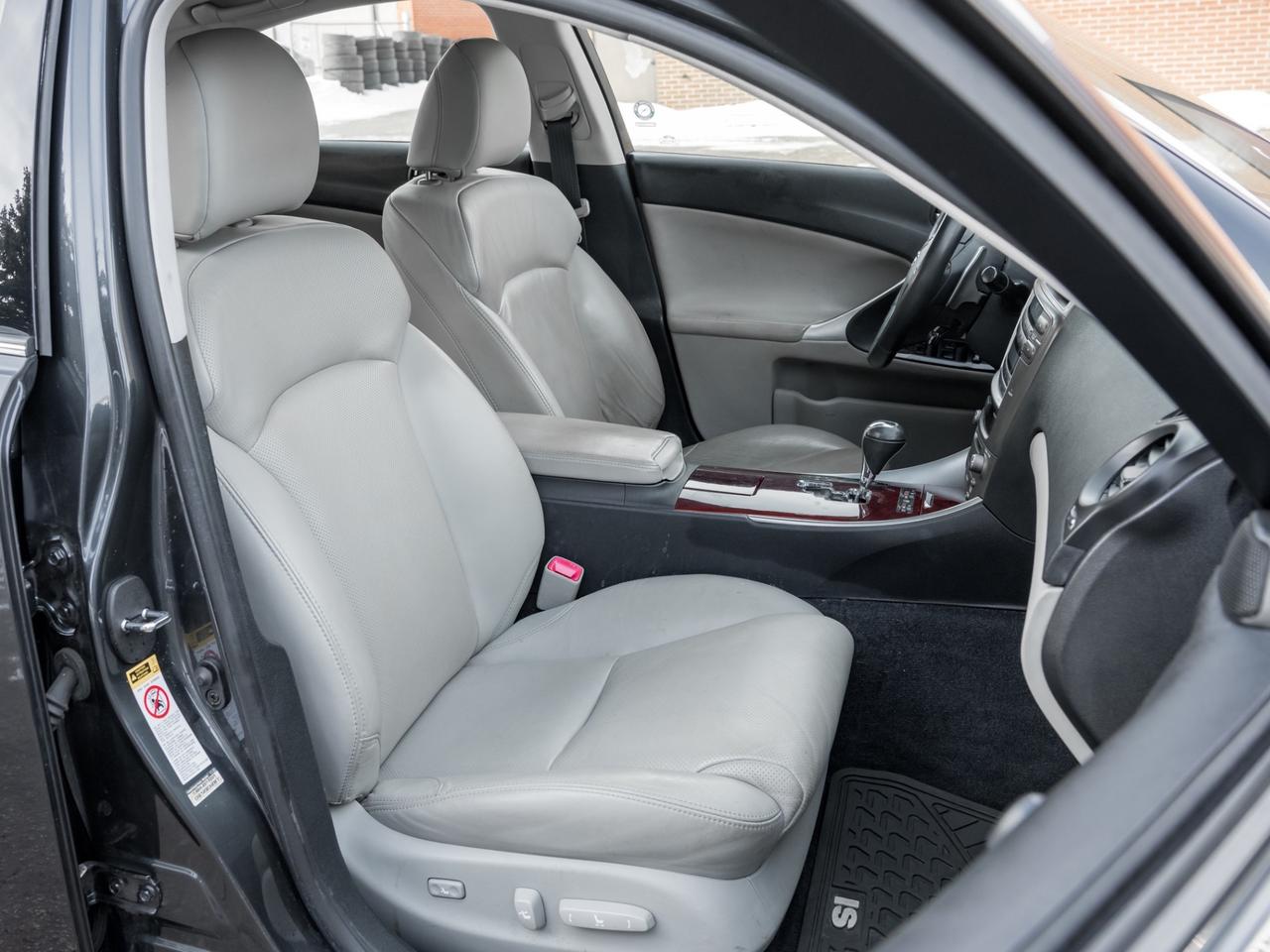 2006 Lexus IS IS350 , ACCIDENT FREE , ONE OWNER Photo