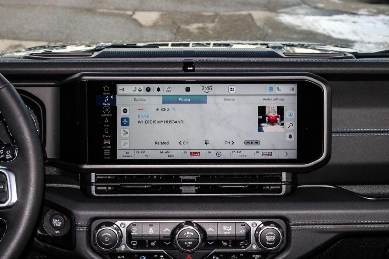 2024 Jeep Wrangler  Photo