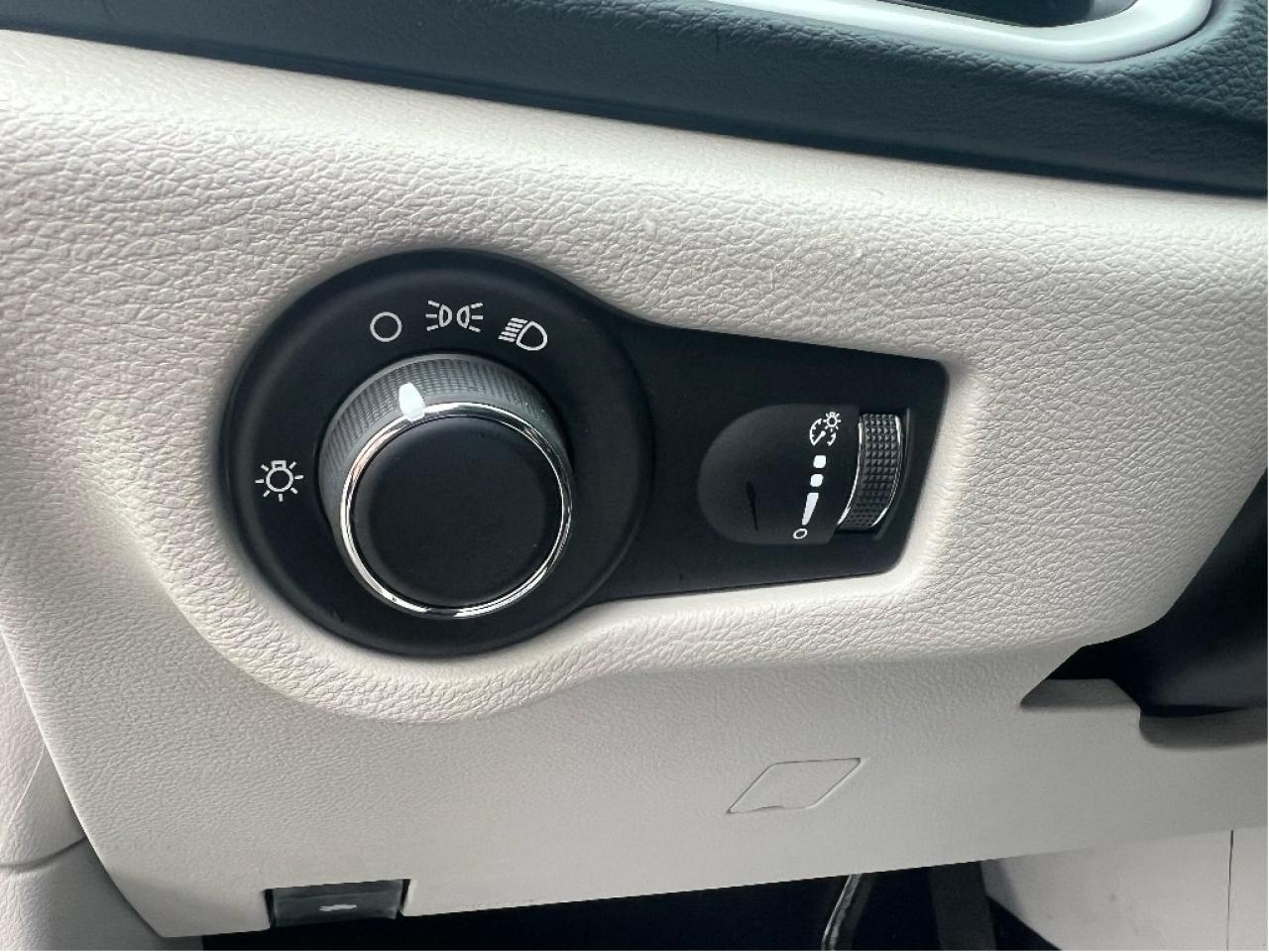 2021 Chrysler Grand Caravan *CLEAN CARFAX *ONE OWNER *LOW KMS *SAFETY TEC Photo