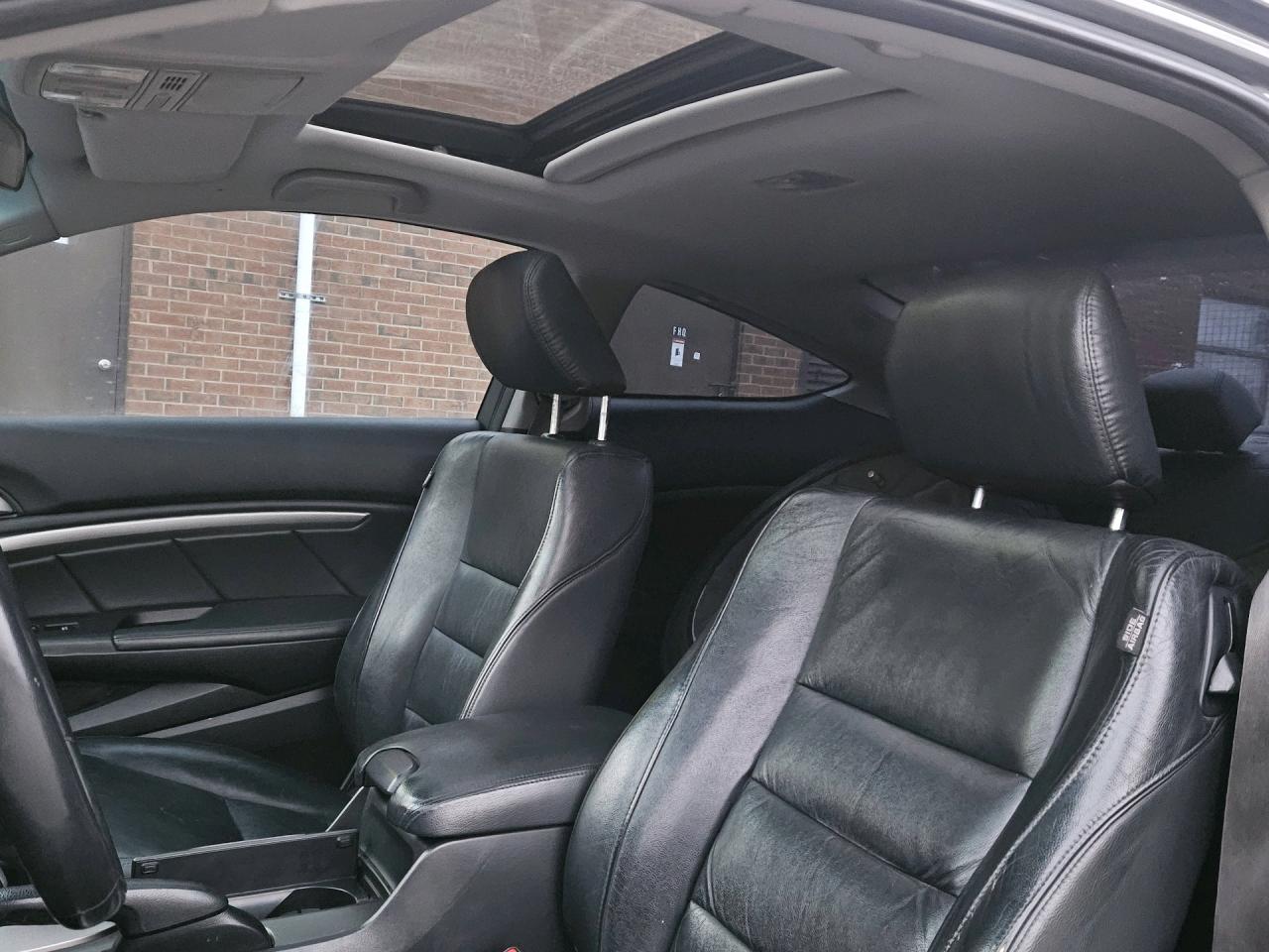 2012 Honda Accord 2dr V6 Auto EX-L w/Navi, NO ACCIDENT Photo