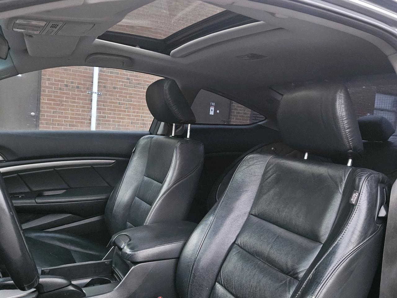 2012 Honda Accord 2dr V6 Auto EX-L w/Navi, NO ACCIDENT Photo