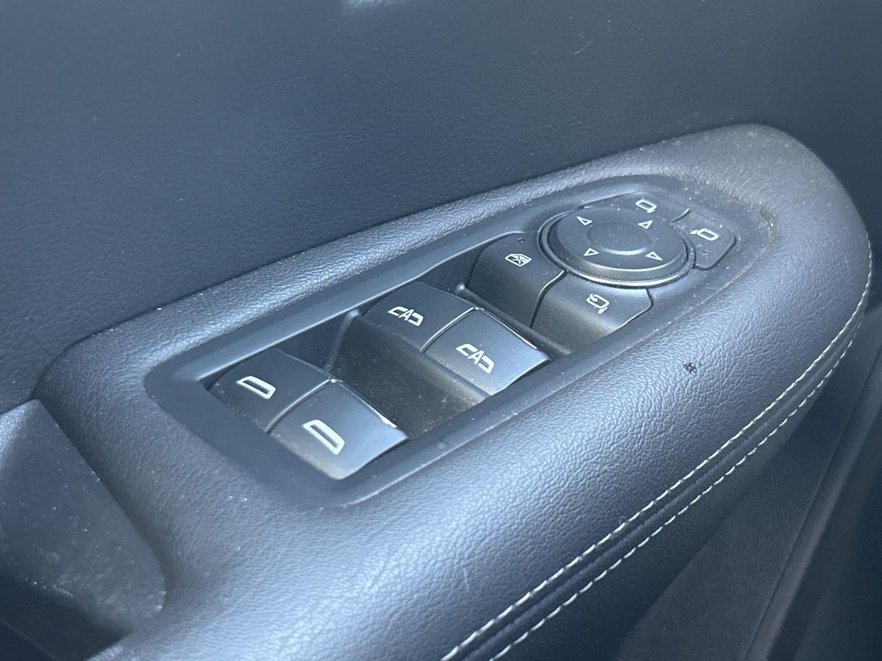 2022 Cadillac XT5 Sport AWD   Pano Roof  Heated Seats/Steering Wheel Photo