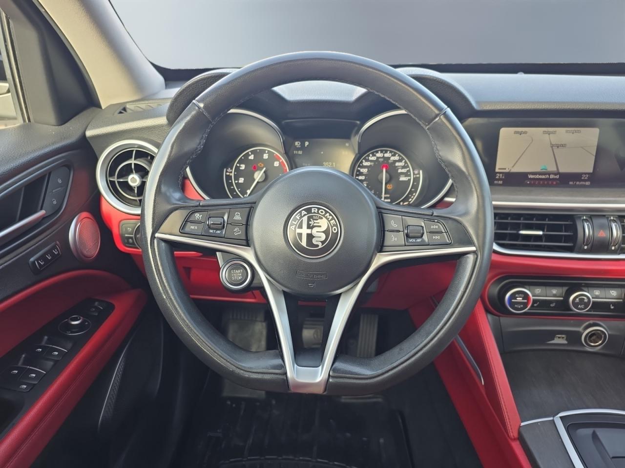 2018 Alfa Romeo Stelvio Ti AWD *RED INTERIOR / NAVIGATION / CAMERA / PANOR Photo