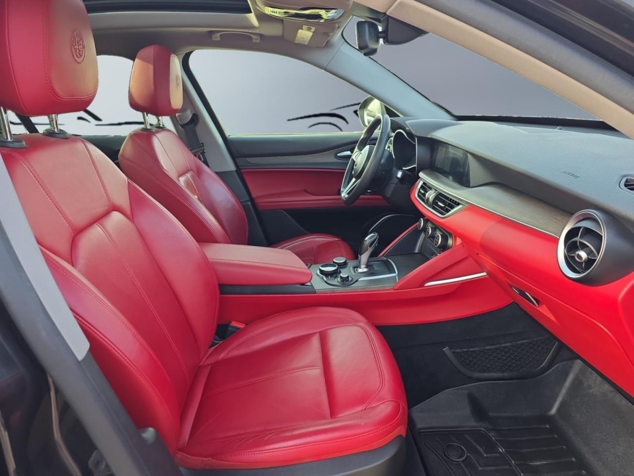 2018 Alfa Romeo Stelvio Ti AWD *RED INTERIOR / NAVIGATION / CAMERA / PANOR Photo