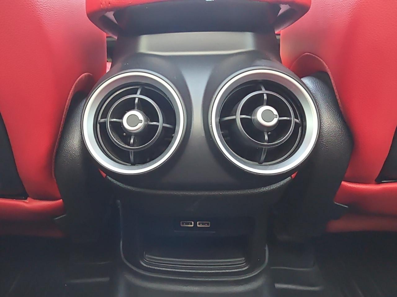 2018 Alfa Romeo Stelvio Ti AWD *RED INTERIOR / NAVIGATION / CAMERA / PANOR Photo