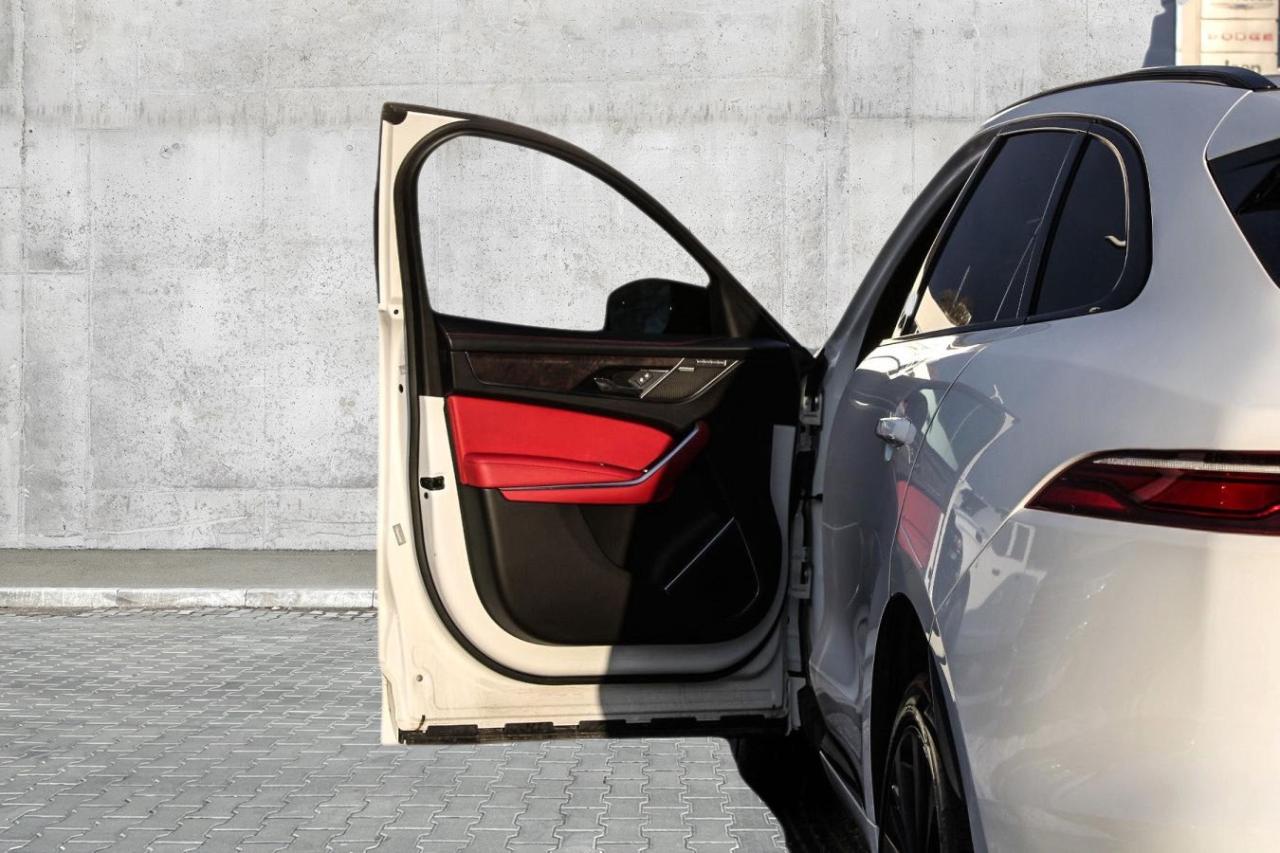 2021 Jaguar F-PACE P400 R-Dynamic S Auto Photo