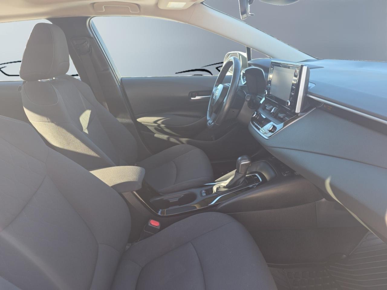 2020 Toyota Corolla LE * NO ACCIDENTS / SUNROOF / CAMERA / BLIND SPOT Photo