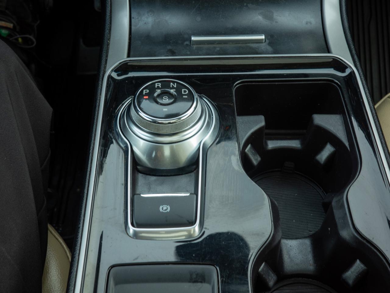 2019 Ford Edge SEL - Power Liftgate   Heated Mirrors Photo