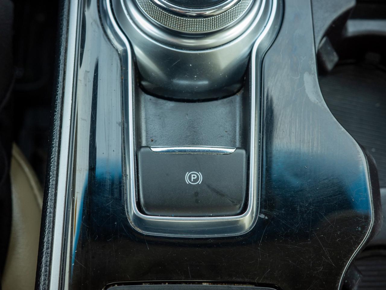 2019 Ford Edge SEL - Power Liftgate   Heated Mirrors Photo