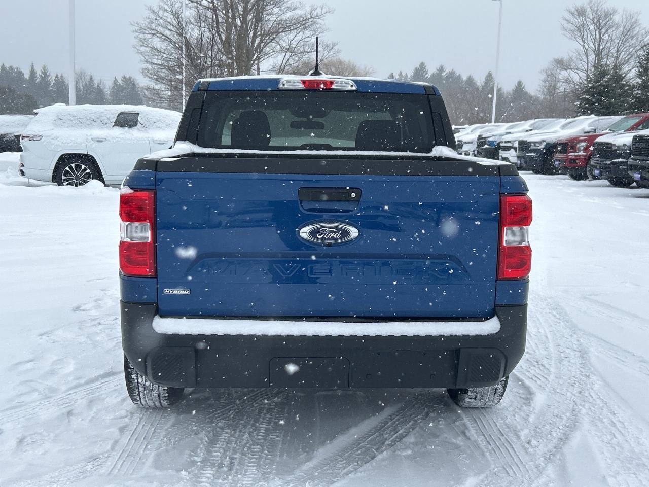 2024 Ford Maverick Hybrid XLT FWD SuperCrew   Blind-spot   Lane Keep Photo4