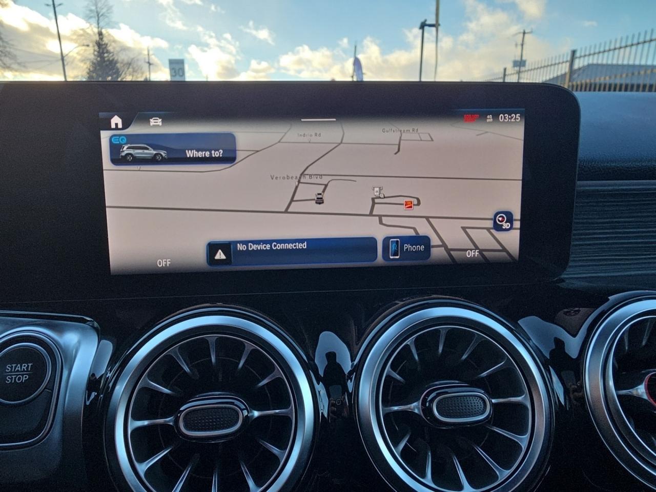 2025 Mercedes-Benz EQB EQB 300 4MATIC * NO ACCIDENTS / 1 OWNER / DRIVER A Photo