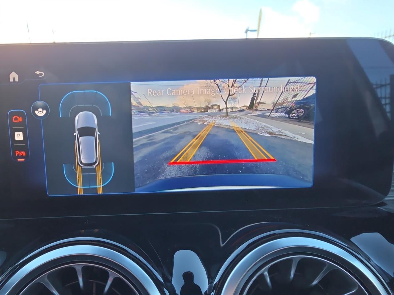 2025 Mercedes-Benz EQB EQB 300 4MATIC * NO ACCIDENTS / 1 OWNER / DRIVER A Photo