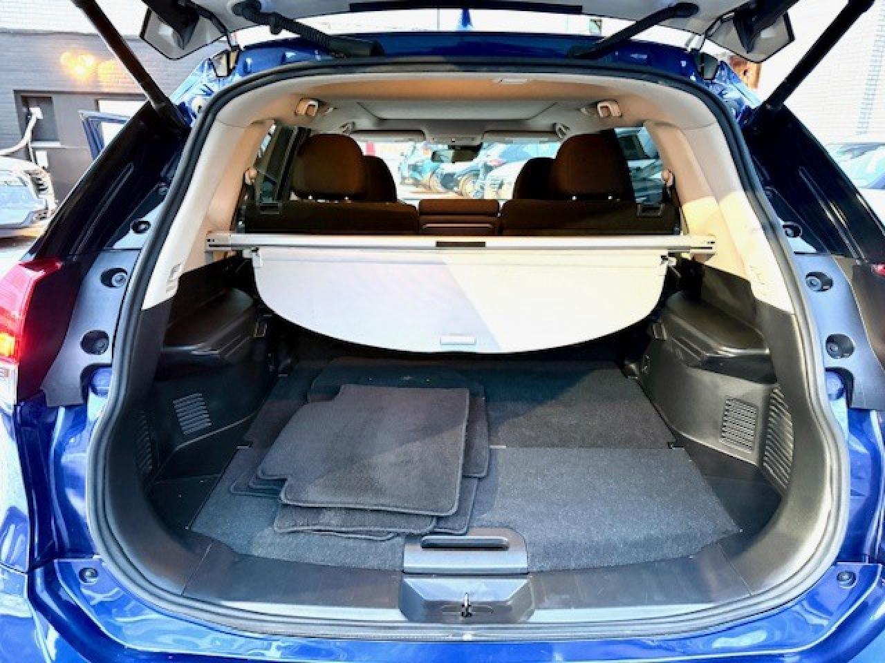 2020 Nissan Rogue SV TECH AWD, NAVI, AROUND VIEW, PANO ROOF, ALLOYS Photo