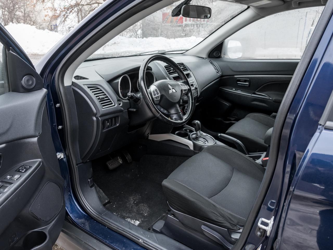 2011 Mitsubishi RVR 4WD  CVT SE, NO ACCIDENT, ONE OWNER , DEALER SERVI Photo