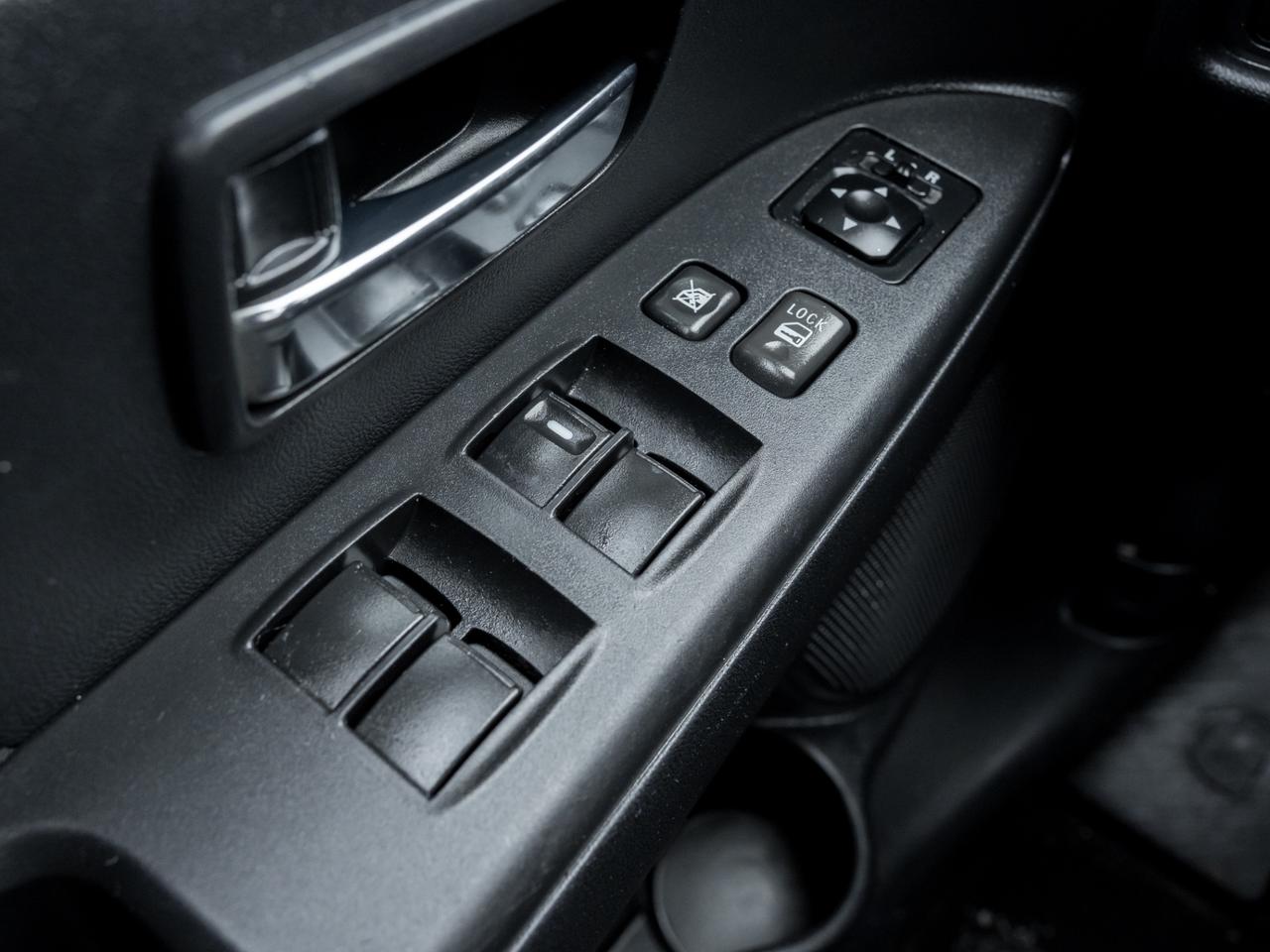 2011 Mitsubishi RVR 4WD  CVT SE, NO ACCIDENT, ONE OWNER , DEALER SERVI Photo