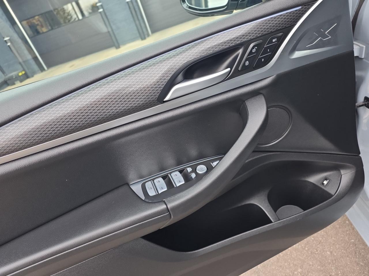 2023 BMW X3 xDrive30e Plug-In Hybrid M-Sport * NO ACCIDENTS / Photo
