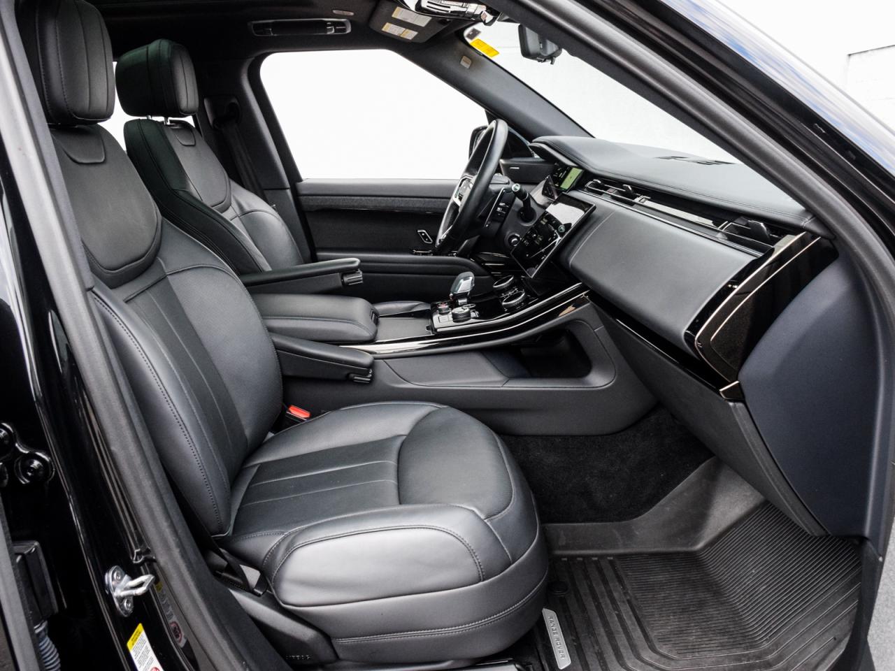 2023 Land Rover Range Rover Sport DYNAMIC SE BLACK PACK 22's COOLED SEATS Photo