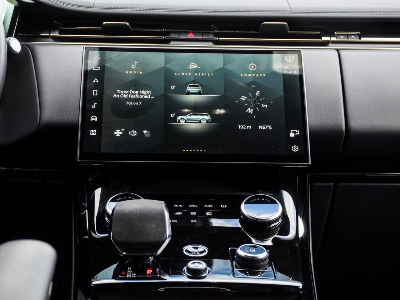 2023 Land Rover Range Rover Sport Dynamic SE Photo