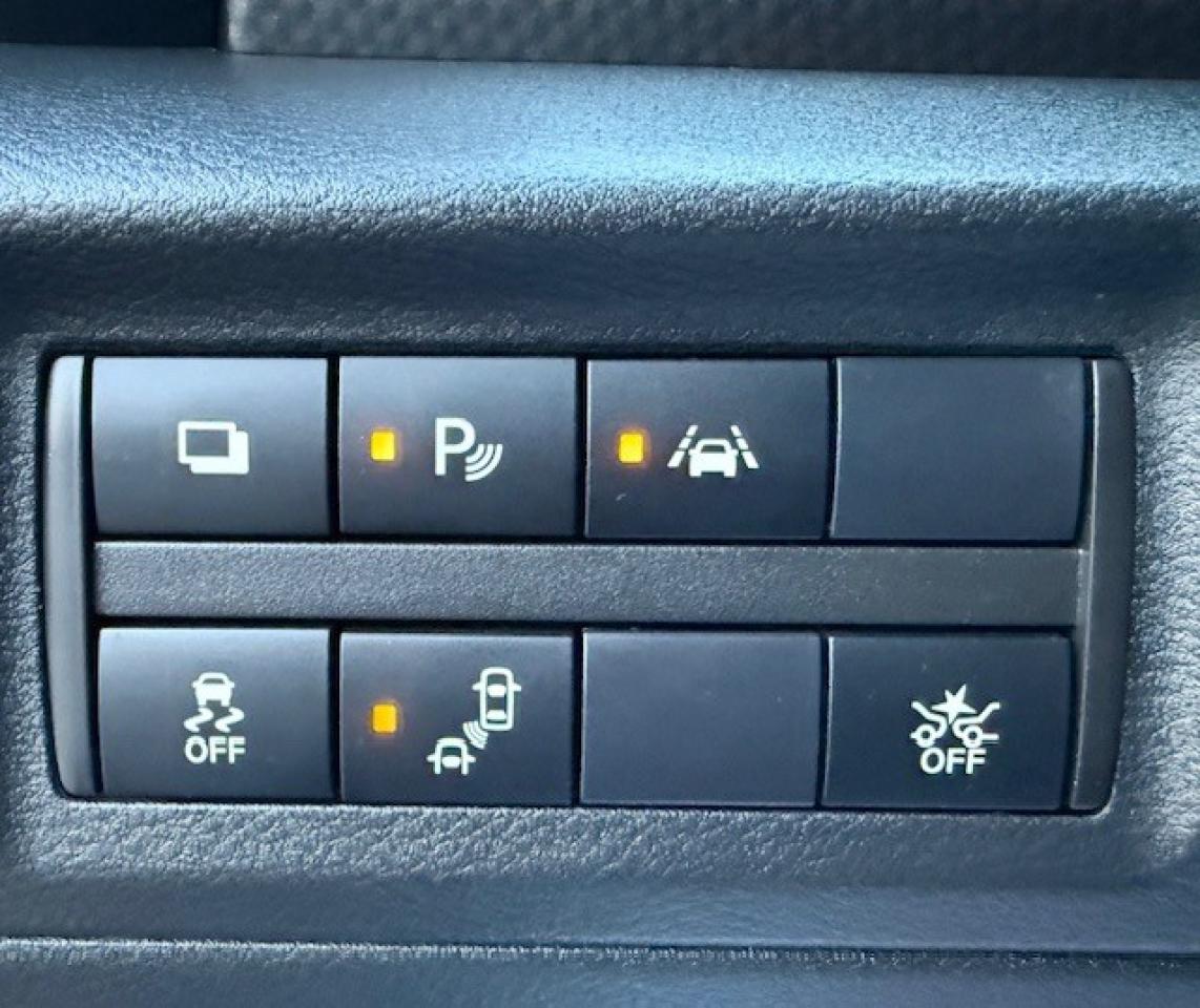 2020 Nissan Kicks S, BLIND SPOT, PUSH BUTTON, BACK UP CAM, STREAMING Photo