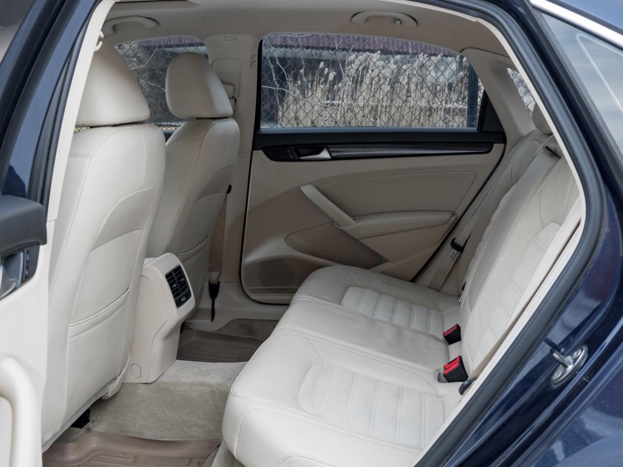 2014 Volkswagen Passat 1.8 TSI  Highline, NAVI, CAMERA, LEATHER, SUNROOF Photo