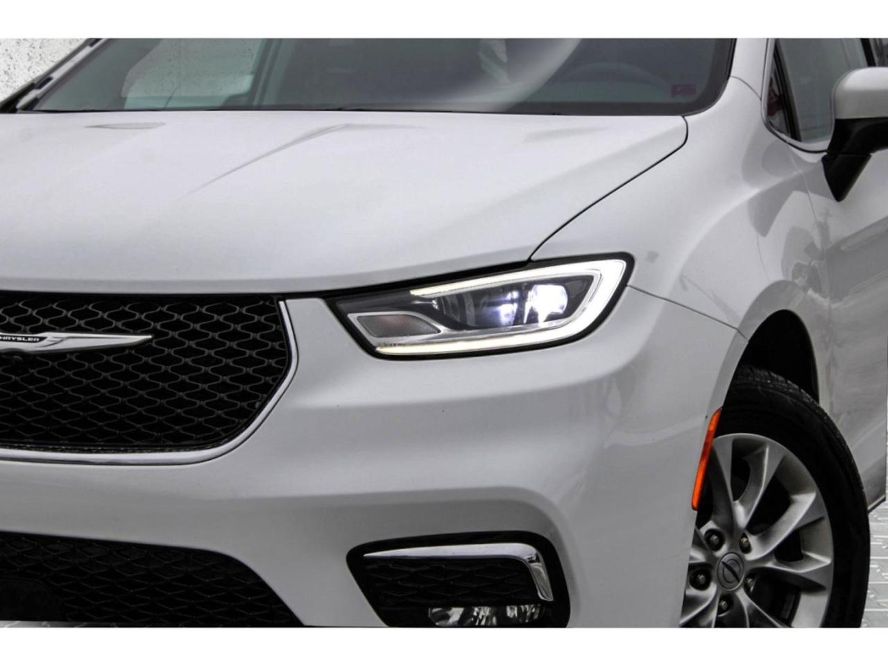 2023 Chrysler Pacifica TOURING L AWD Photo