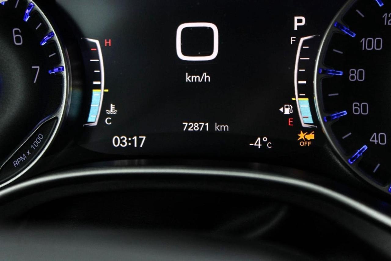 2023 Chrysler Pacifica TOURING L AWD Photo