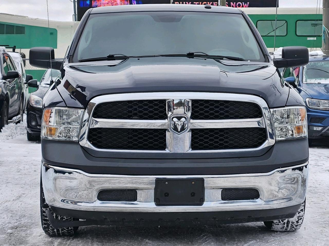 2017 RAM 1500 4WD Crew Cab 140.5  ST Photo