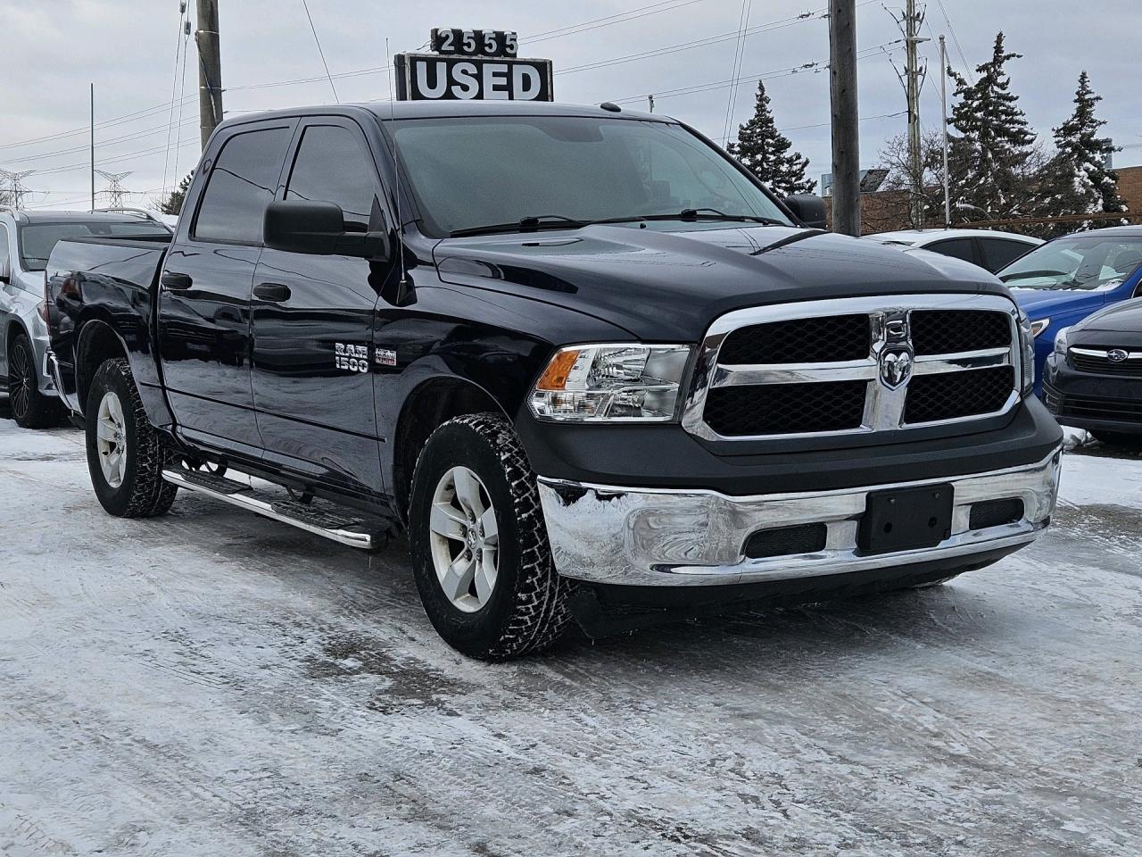 2017 RAM 1500 4WD Crew Cab 140.5  ST Photo0